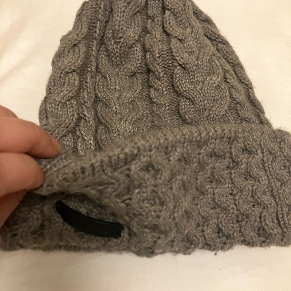 New RM Ribbed Knit hat - Picture 5 of 7